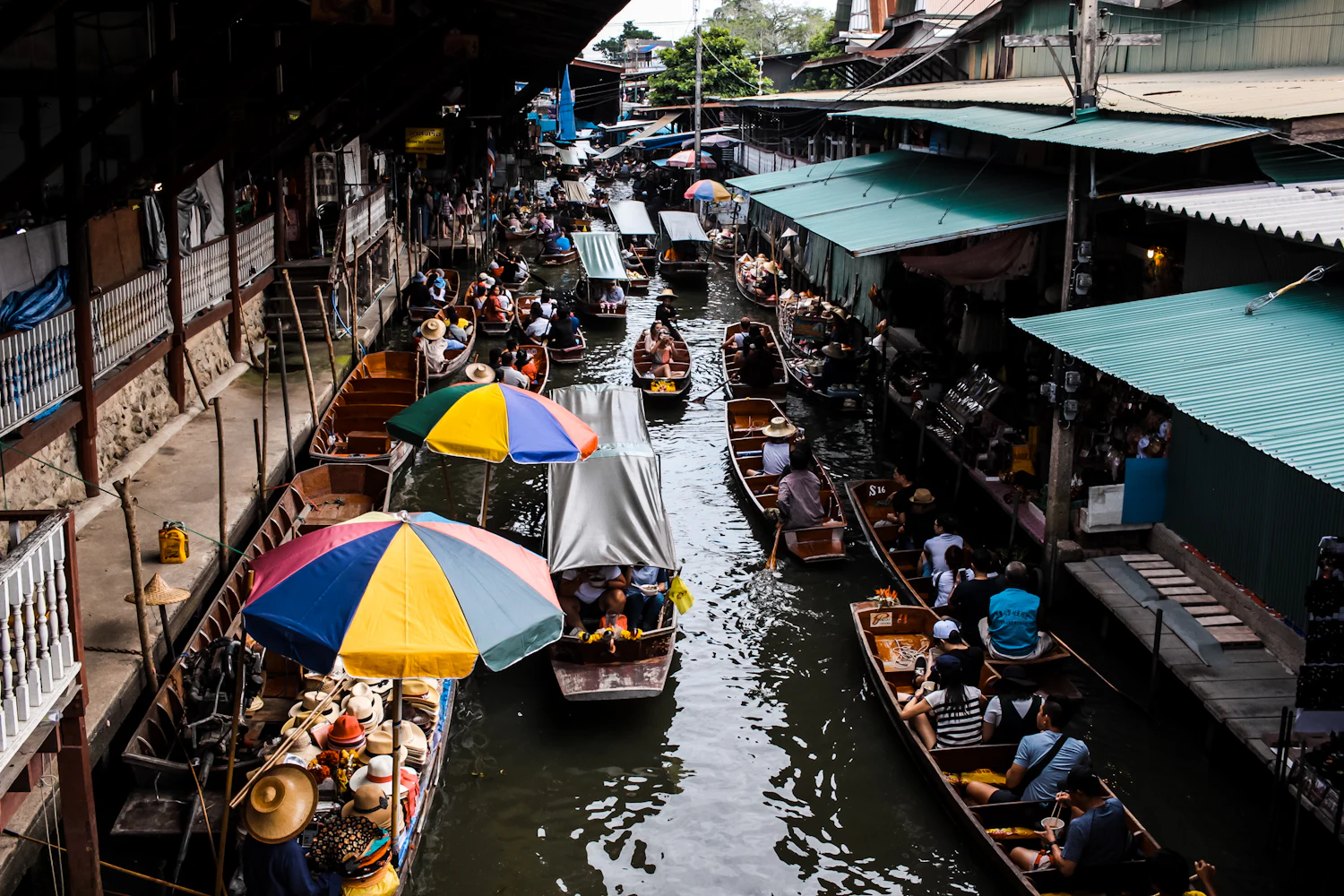 A Thai market waking up in the early morning